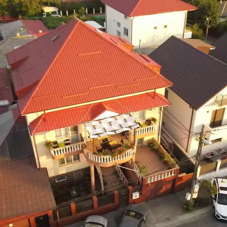 Vila Nicole Homestay *